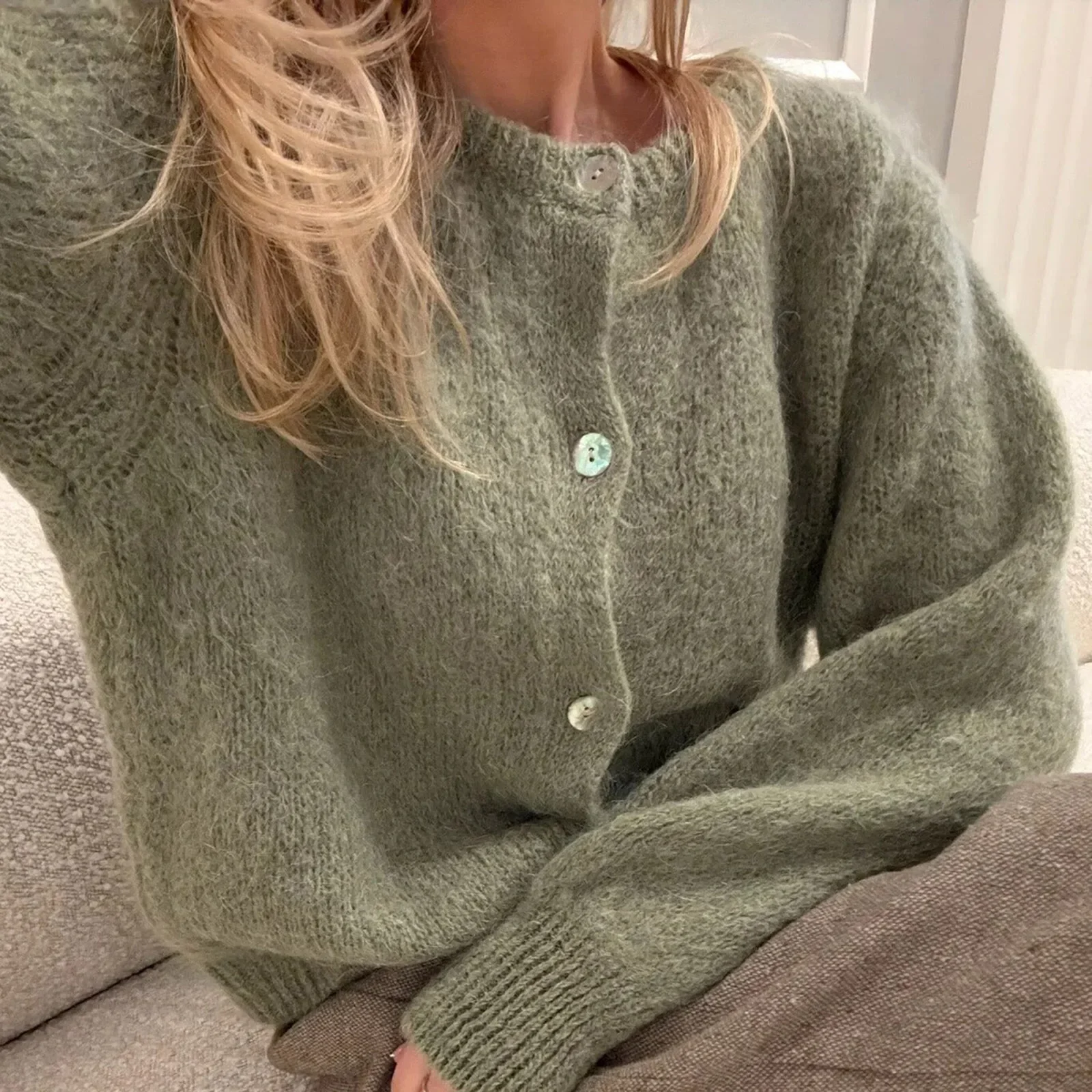 

Women Autumn y2k Vintage Crew Neck Knitted Cardigan Basic Single Breasted Long Sleeve Solid Color Button Up Sweaters Crop Tops