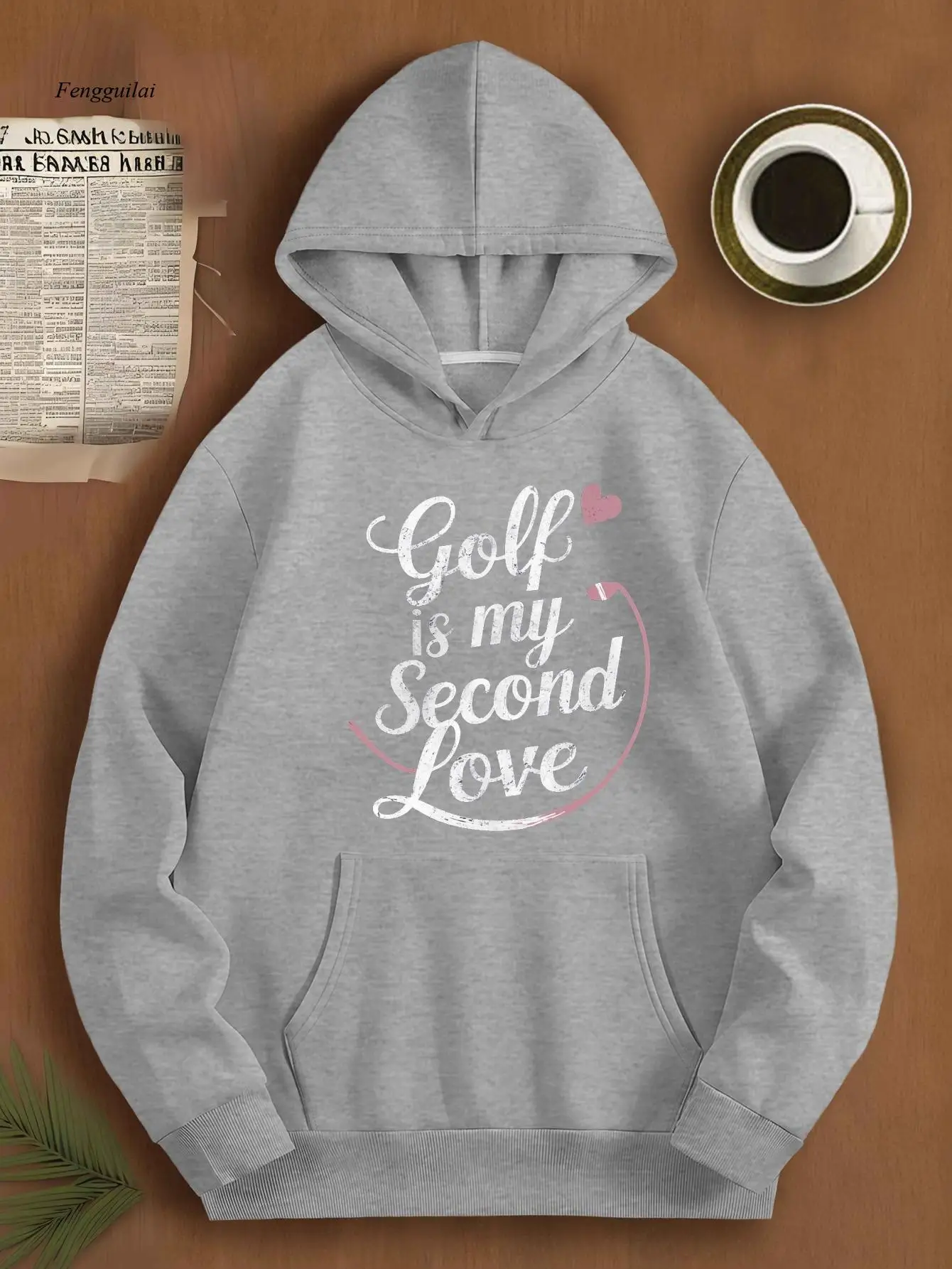 "جولف العقل" هو الشيء المفضل الثاني. سترة نسائية كبيرة الحجم بغطاء للرأس.