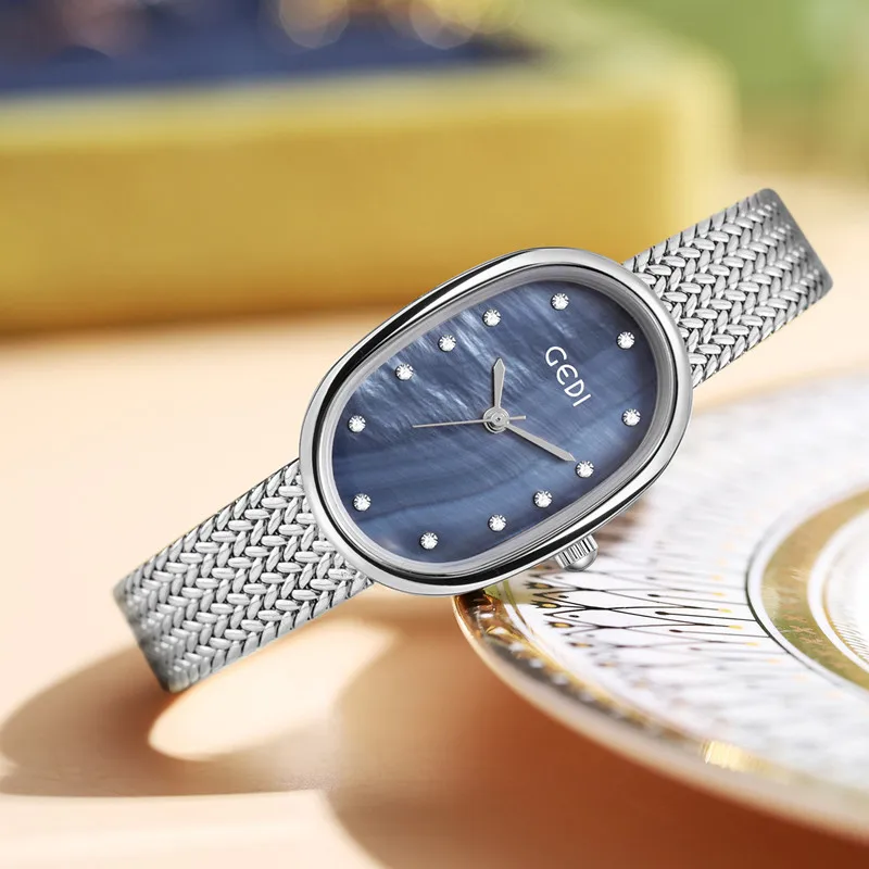 

2026 Spring Hot Sale Fashion New Oval Watch Alloy Waterproof Ladies Watch