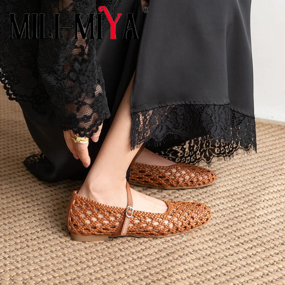 MILI-MIYA Zapatos de Tacón Bajo con Diseño Veraniego y Agujetas Caladas para Mujer, con Punta Redonda y Correa de Hebilla, Estilo Casual Mary Janes