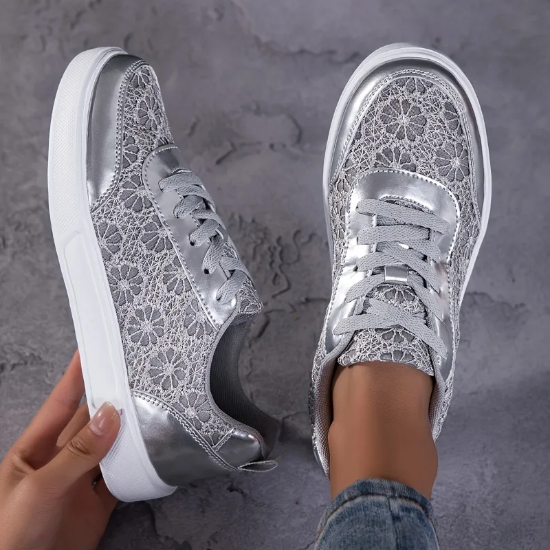 Breathable Low-top Women's Casual Athletic Shoes - Lightweight, Non-slip, Plus-size Athletic Suitable for Running and Walking.