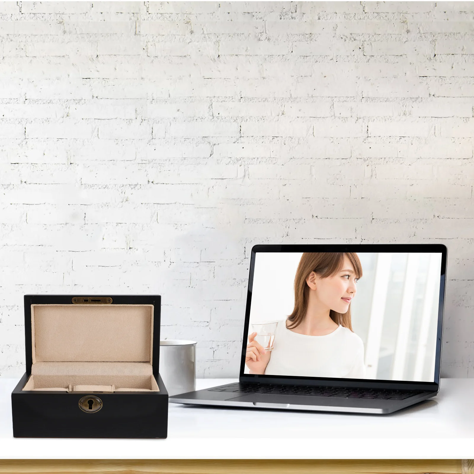 

Watch Box Durable Classic Design Storage Case Jewelry Packing Box Elegant Appearance Travel Watch Display Container Gift Packing