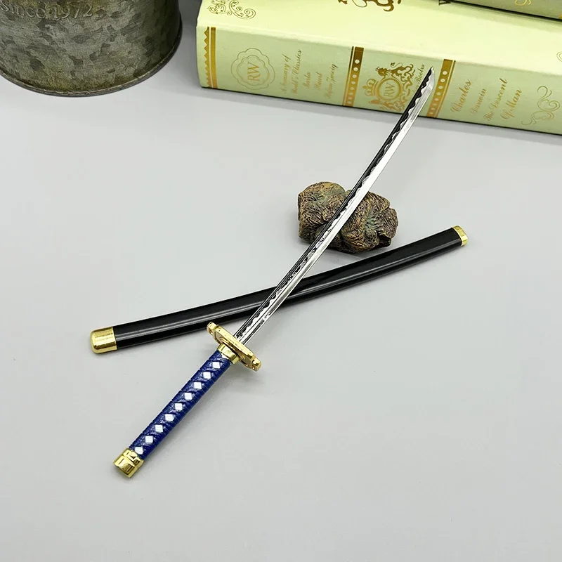 26cm Sephiroth Sword Model Keychain Final FF 7 Game Peripherals Silver Sword with Sheath Cosplay Gift Keychain Gifts