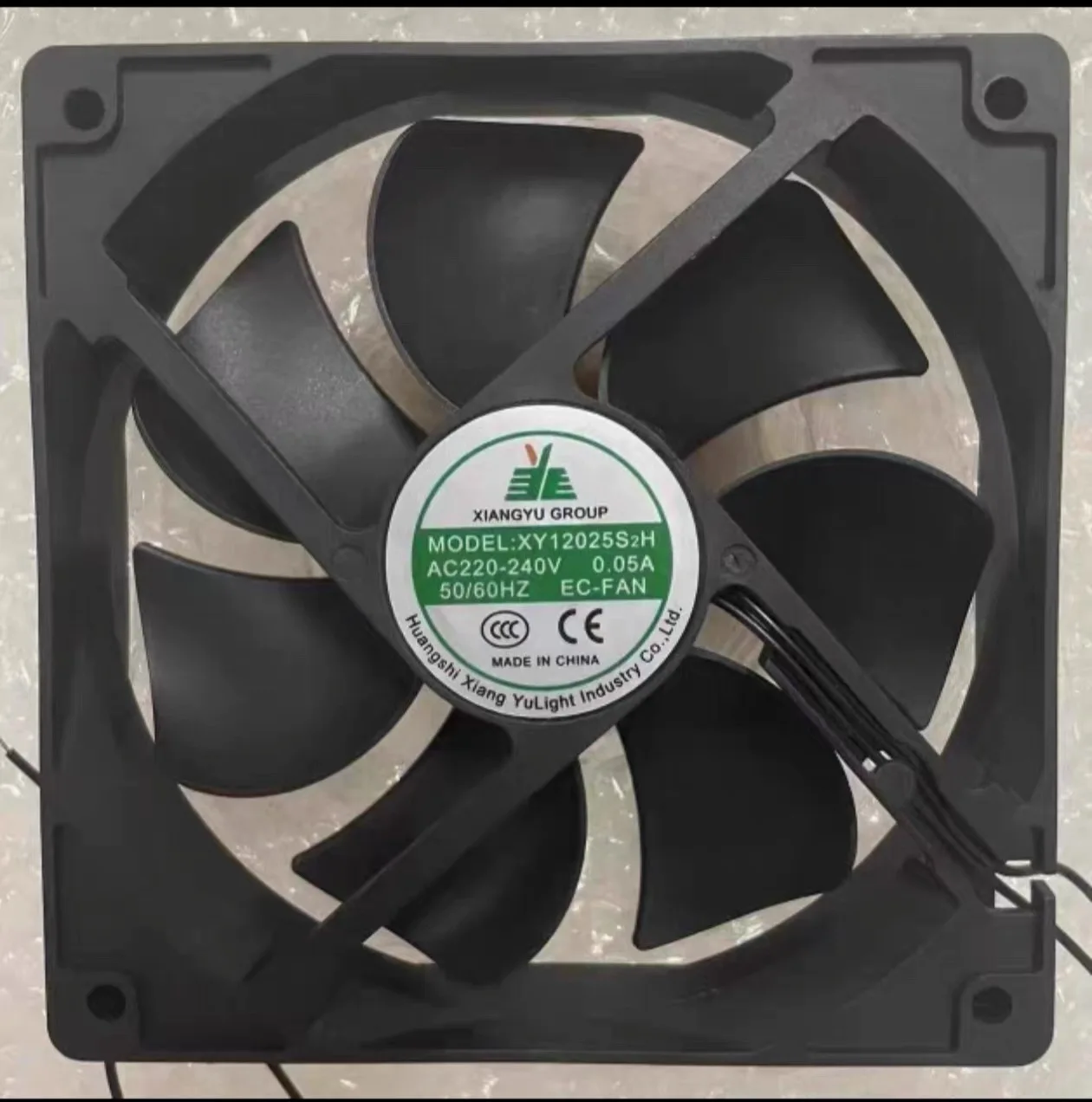 

XINGYU GROUP XY12025S2H AC 220-240V 0.05A 120x120x25mm 2-Wire Server Cooling Fan