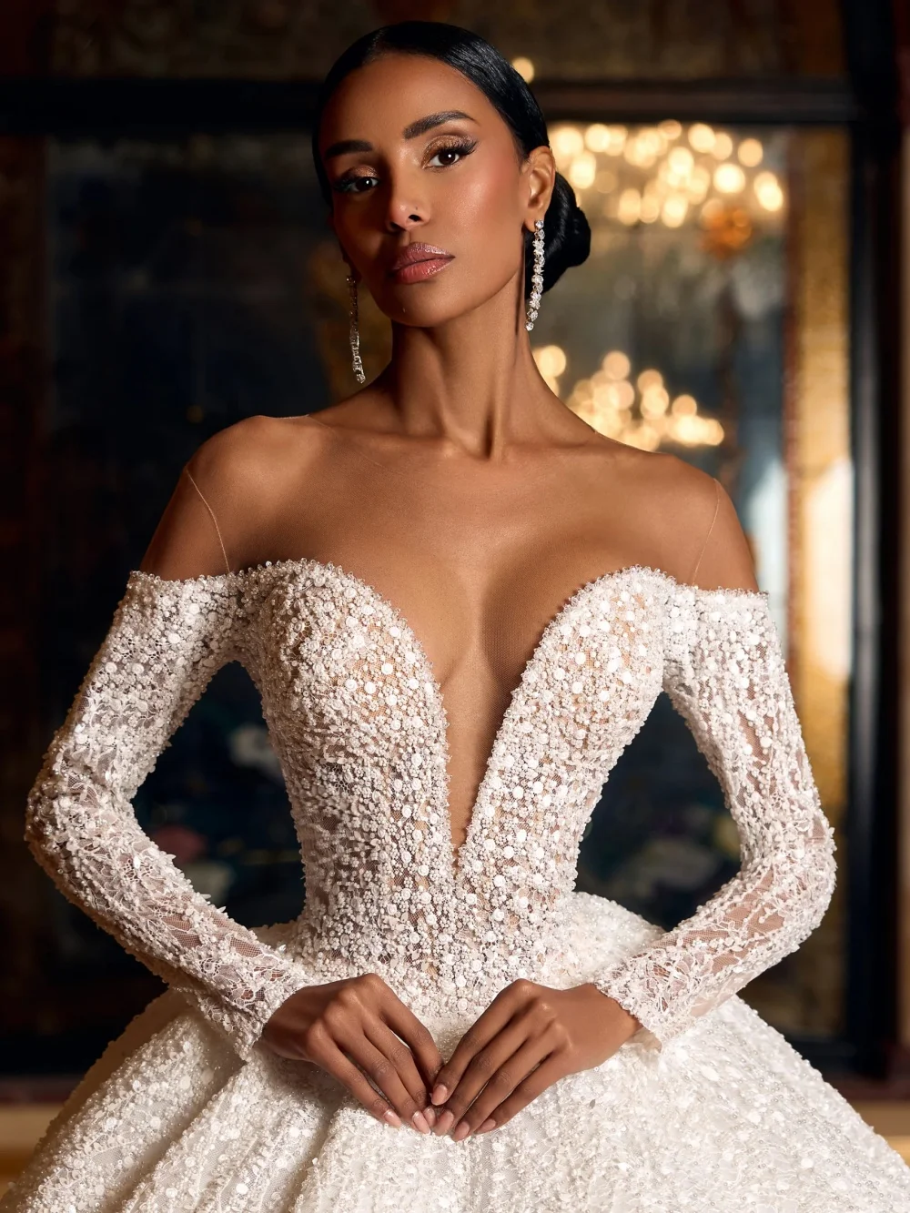 Embroidery Luxury Lace Wedding Dress Dazzling Beaded Long Sleeve Bridal Gown 2026 Customized Dreamy Charming Dresses For Bride