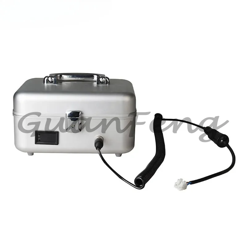 Automatic incubator queen bee battery
