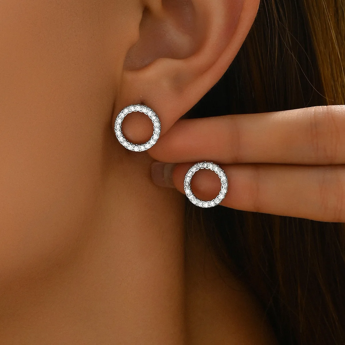 Korean Fashion Versatile Dazzling Circle Stud Earrings With Crystal Cubic Zirconia Minimalist Earrings for Teens Women's Jewelry