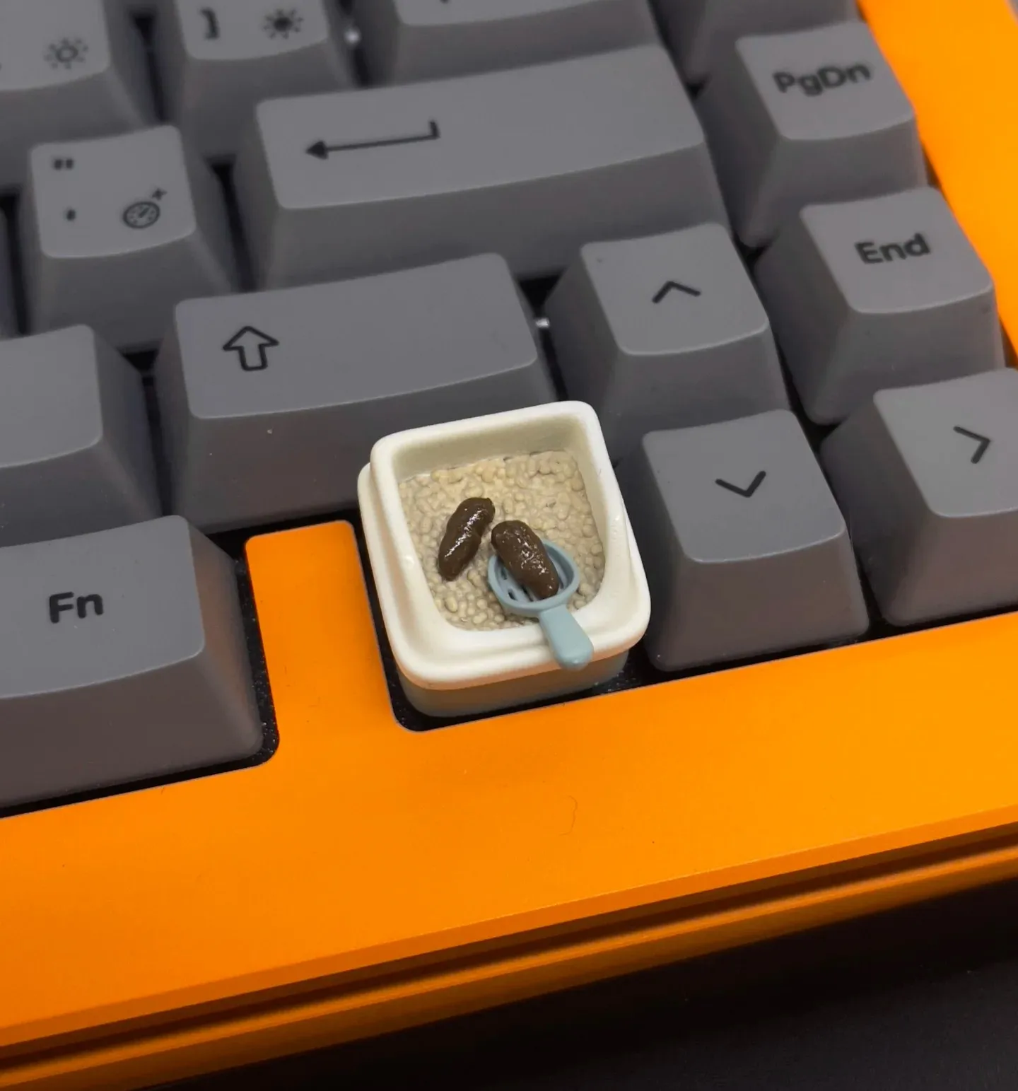 Cat litter box keycap shovel poop official keycap funny key game mechanical keyboard cat poop keycap