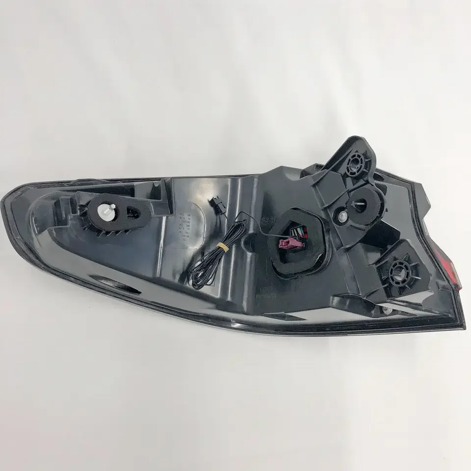 G30 الضوء الخلفي Assy 18-20 لسيارات BMW 5 Series G30 G38 أضواء خلفية تم تحديثها مع 21 مصابيح خلفية LED ستيريو ثلاثية الأبعاد