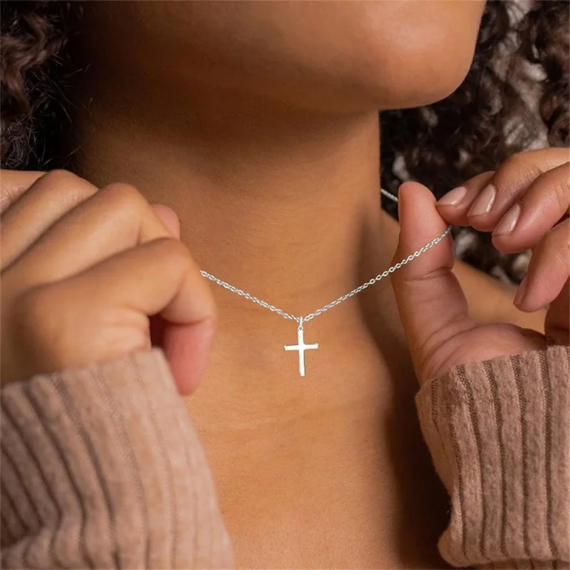 CAOSHI Classic Cross Shaped Pendant Necklace for Women Gold Color/Silver Color Versatile Neck Accessories for Party Jewelry Gift