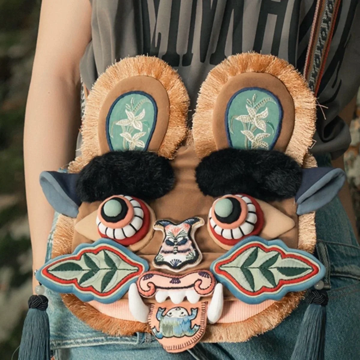 Masco's Son, Guangxi Intangible Cultural Heritage Bag, China, Tiger Head Messenger Bag, the Same Type of Tiger Head Bag, Interna