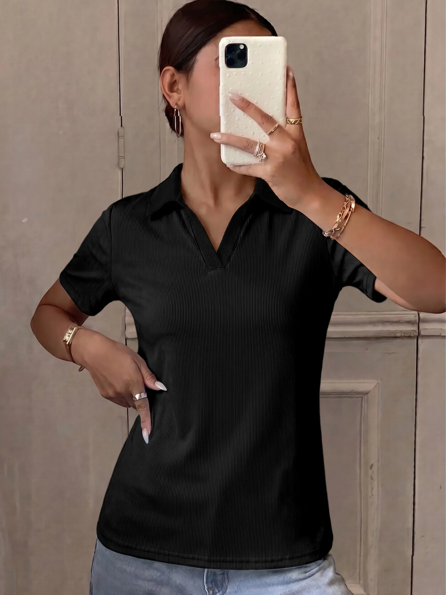 Modern Chic Women Casual Top Ribbed Polo Tee Color Contrast Collar V‑Neck Short Sleeve Slim Knit Blouse Street Commute