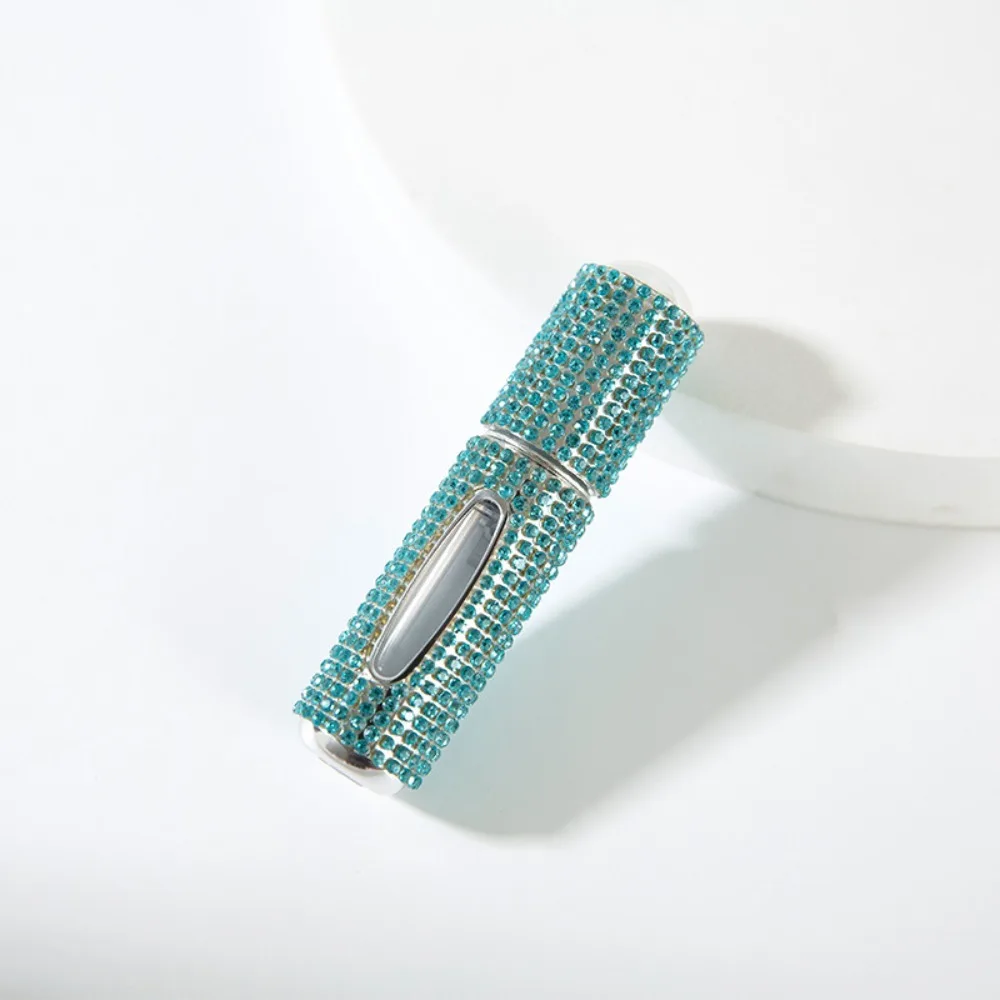 Mini bouteille de parfum de 5 ml, vaporisateur atomiseur rechargeable à paillettes scintillantes en cristal, Mini taille, récipient à pompe vide incrusté de diamants