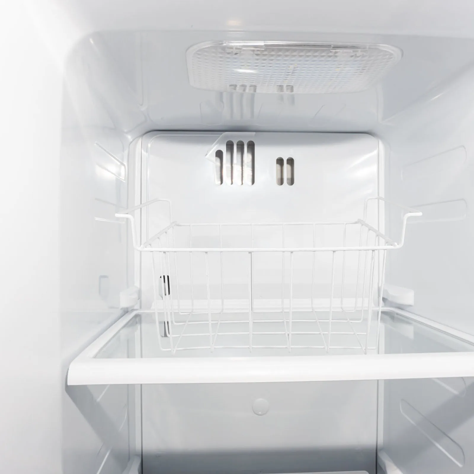 Chest Freezer Basket Wire Rack Organizer with Drainage Holes Space Saving Freezer Container for Kitchen Refrigerator Storage