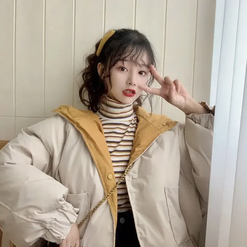 เสื้อพาร์กาสั้นสำหรับผู้หญิง ฤดูหนาว มีฮู้ด บุโพลีเอสเตอร์ แบบกลับด้านได้ หนา สไตล์เกาหลี ติดกระดุม มีกระเป๋า สีพื้น แฟชั่น ทันสมัย