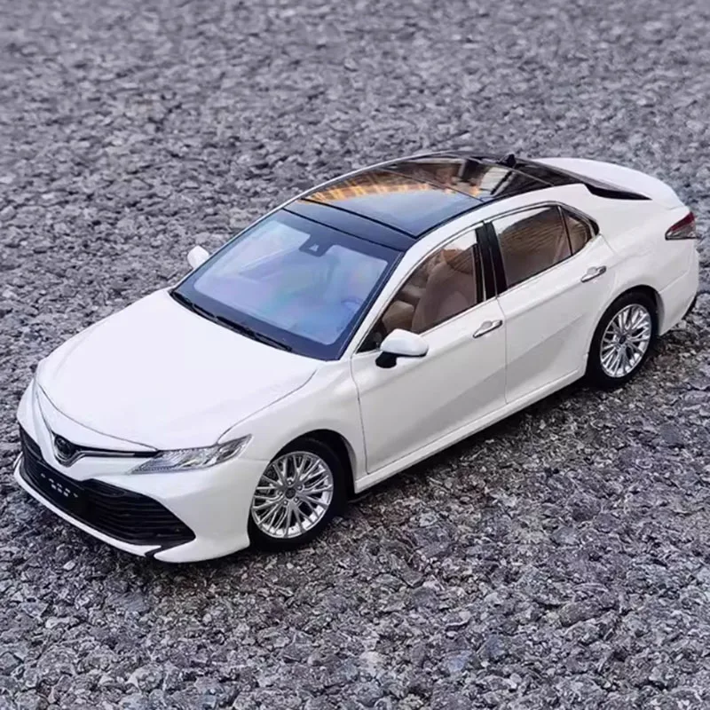 

Оригинальный литой под давлением масштаб 1:18, CAMRY 8-го поколения 2018, имитация модели автомобиля из сплава, коллекция, игрушка, подарочные сувениры