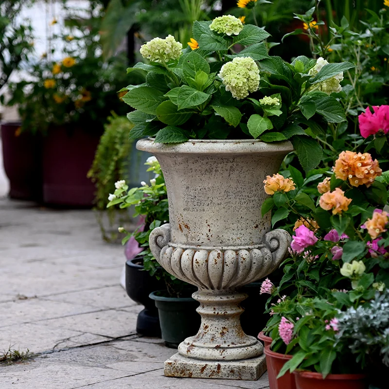 

European style tall flower pot balcony garden villa antique Roman column style photography props home high-end decoration