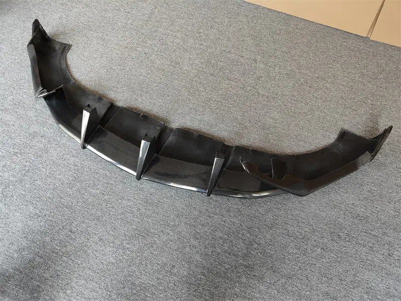TC style carbon fiber spoiler body kit, including Lamborghini URUS front lip external accessories