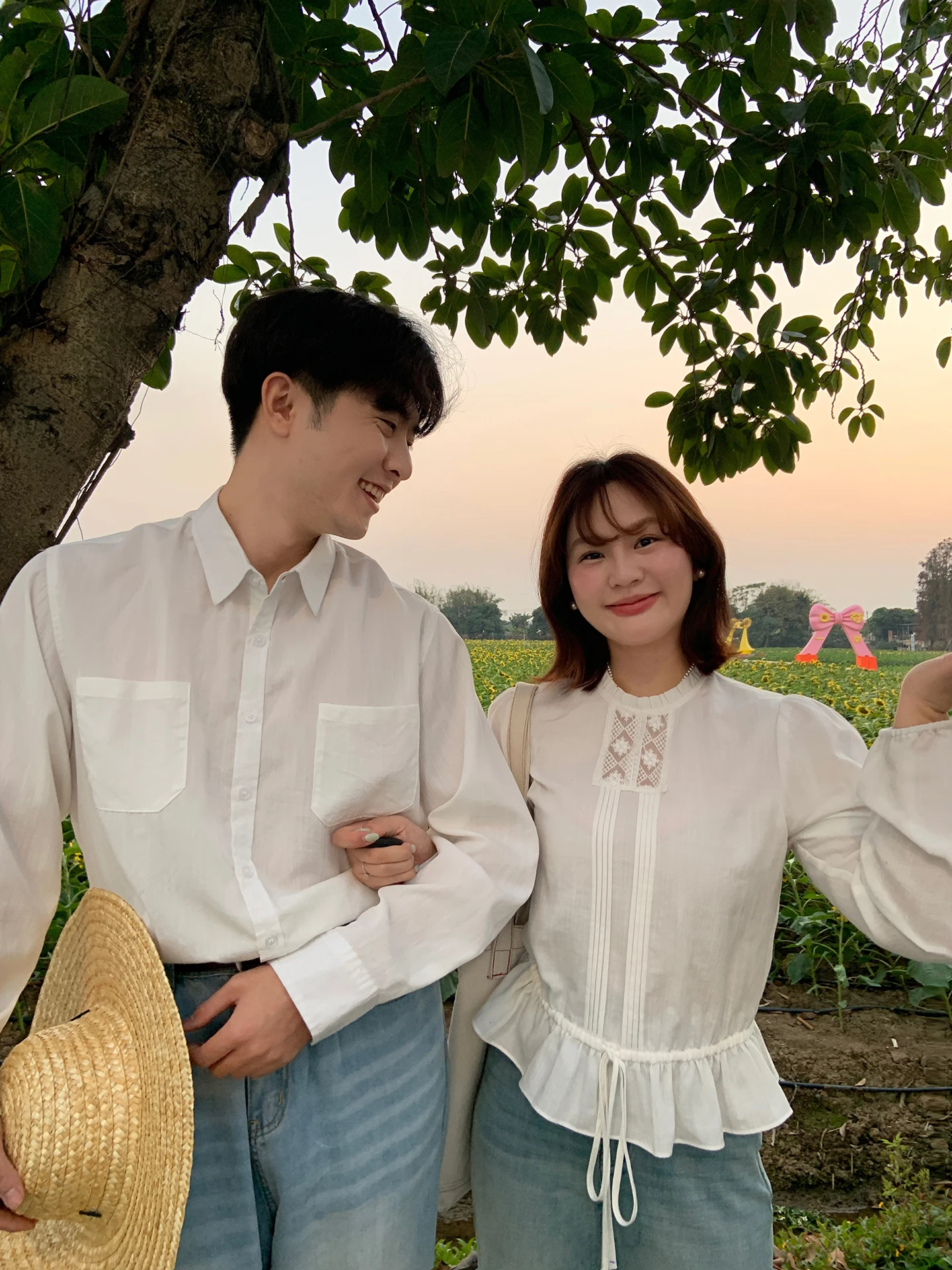 

Soft Sle Lace Splicing Hollow out Long Sve Women's irt Korean Sle Early Spring Faion Casual White Color
