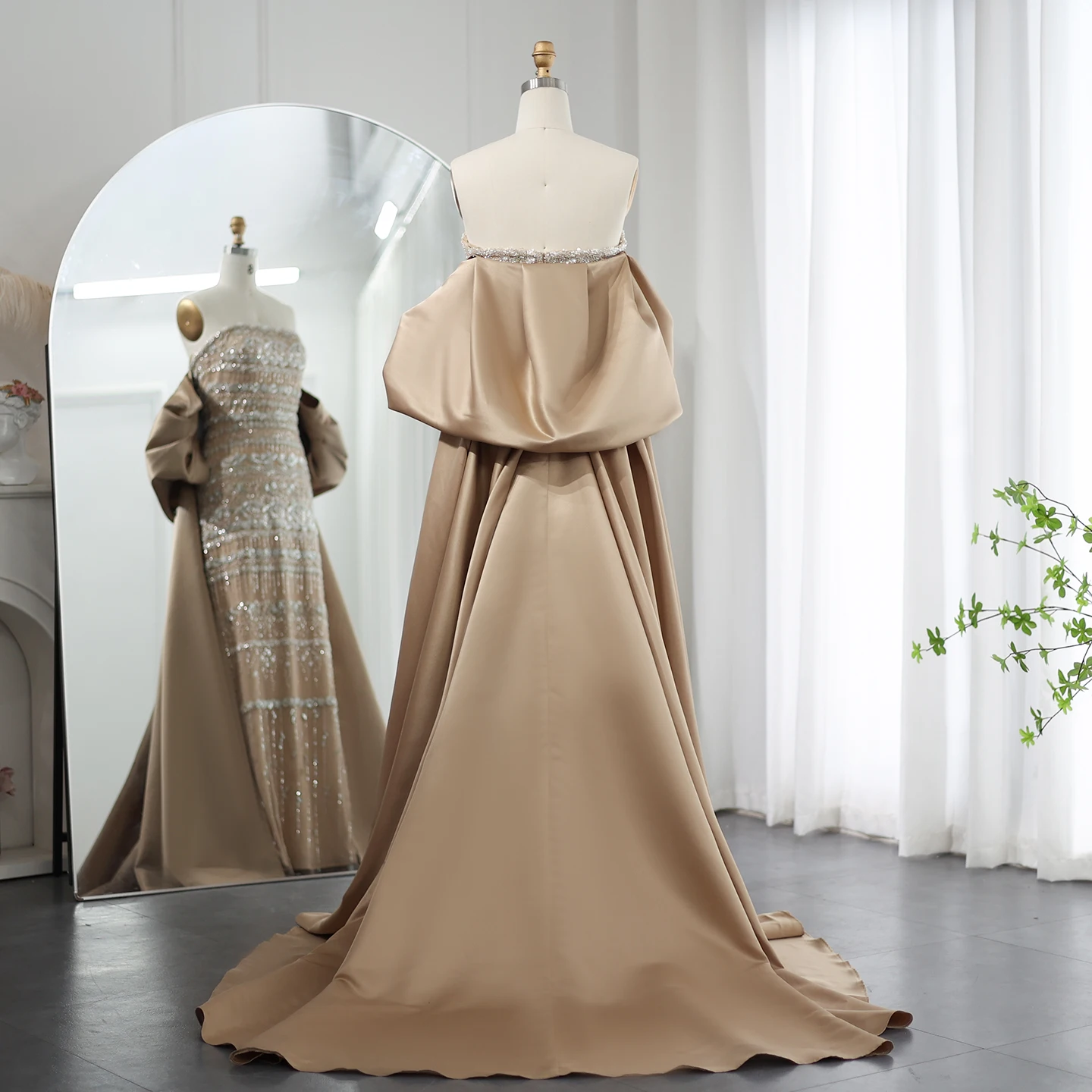 Sharon Said Luxuriöses Salbeigrünes Abendkleid Fliederblau Perlenbesetzt Fuchsia mit Cape für Damen Hochzeitsfeierkleid SS238 Maßanfertigung – Detail 15