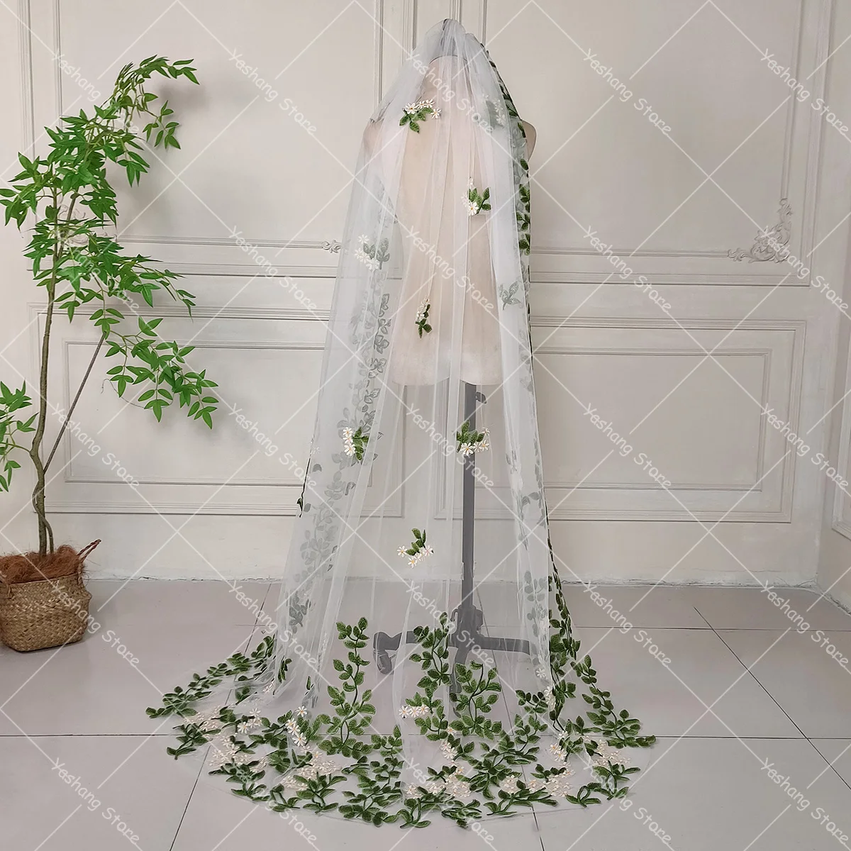 Green Leaf Daisy Bridal Veil 1.8 Meters Long Customized Embroidered Lace Edge Veils for Outdoor Wedding One Layer with Comb