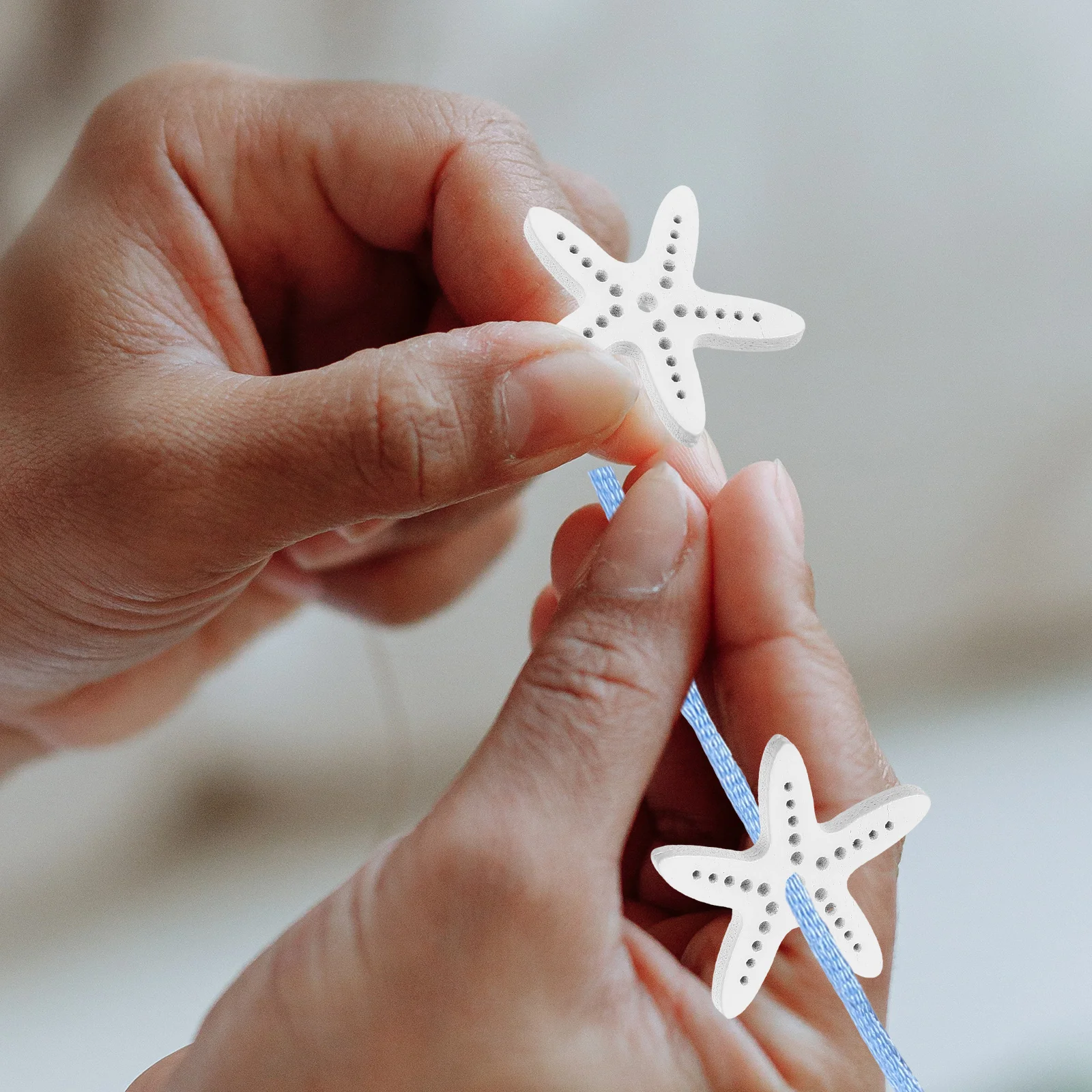 

100pcs White Wooden Sea Star Ornaments 30mm Size Small DIY Craft Decor Hanging Mediterranean Theme