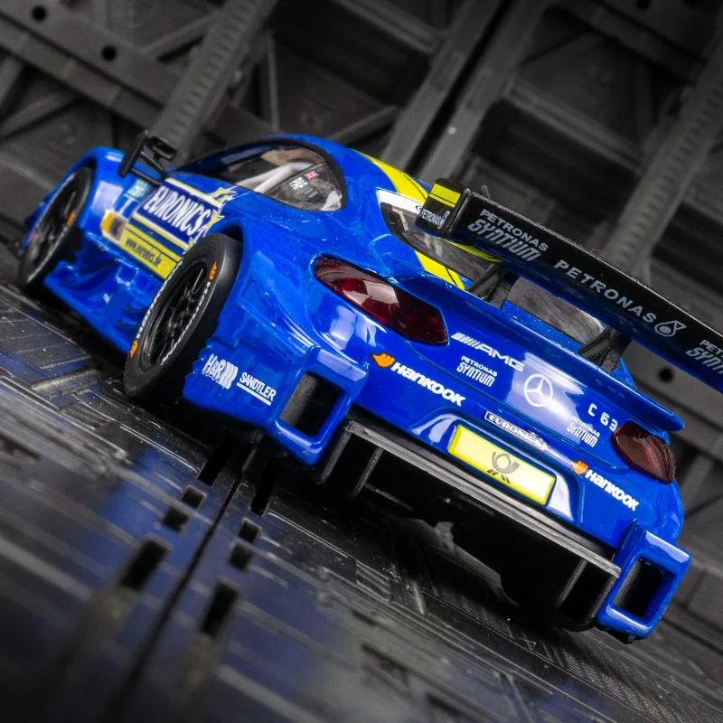 CCA 1:32 Mercedes Benz AMG C63 DTM Legierung Automodell Kinderspielzeugauto Druckguss statisches Modell Licht zurückziehbare Funktion