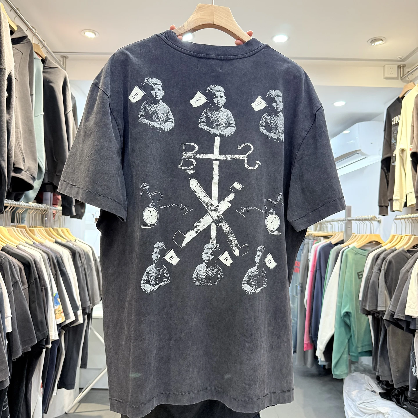 Washed out American Retro Character Print Oversize Casual Short Sleeve T-Shirt for Teenagers Depressed Rich Second Generation