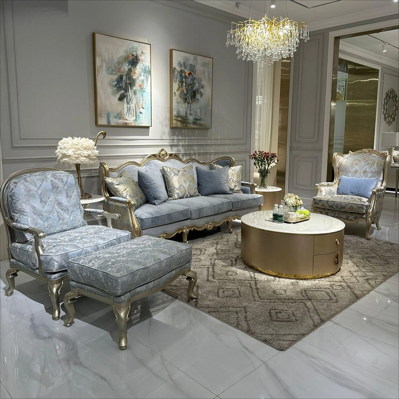 

Американский легкий роскошный диван, французский ретро-диван с резьбой по дереву, комбинированный диван на троих, французский диван «Вена»