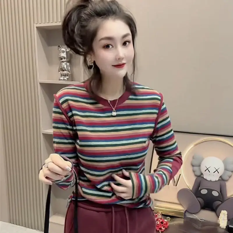 New Color Striped Sleeve Patchwork T-shirt for Women's Fashion Age Reducing and Stylish Versatile Round Neck Top Trendy