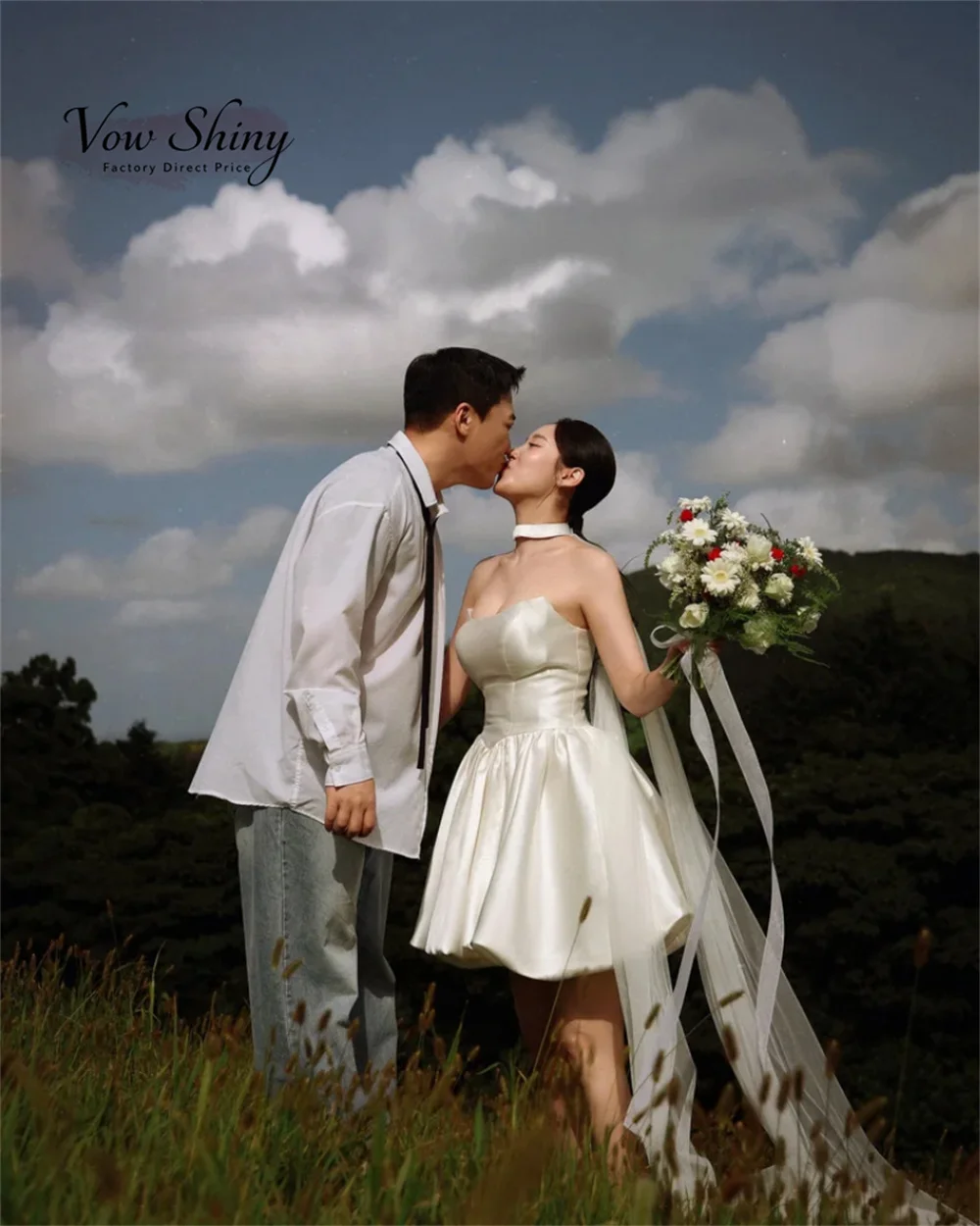 Vow Shiny Simple Strapless Korea Wedding Dress Photo Shoot Satin A-Line Mini Bridal Gown Customized Wedding Party Dress