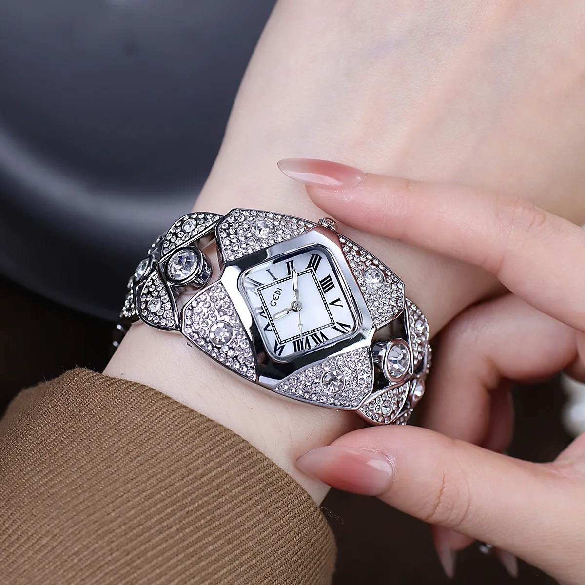 GEDI Ladies' Watch Light Luxury Diamond Inlaid High-end Waterproof Bracelet Retro Fashion Quartz Watch Women's Gift