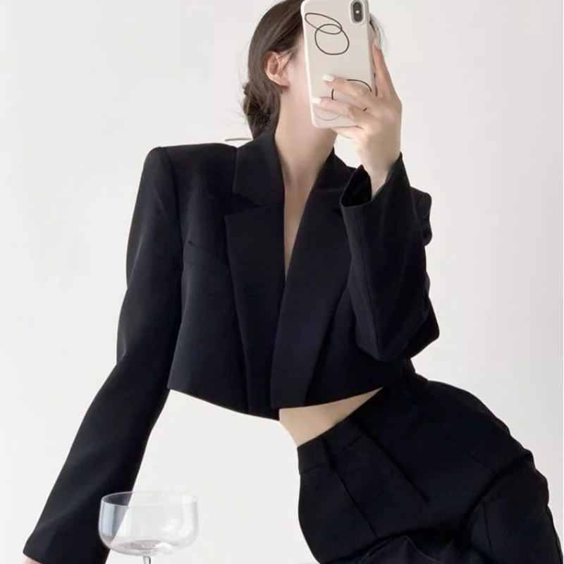 سترات نسائية بيضاء أساسية عصرية سترة قصيرة أنيقة متينة بأكمام طويلة معاطف مفتوحة من الأمام ملابس خارجية قصيرة غير رسمية معطف مكتب