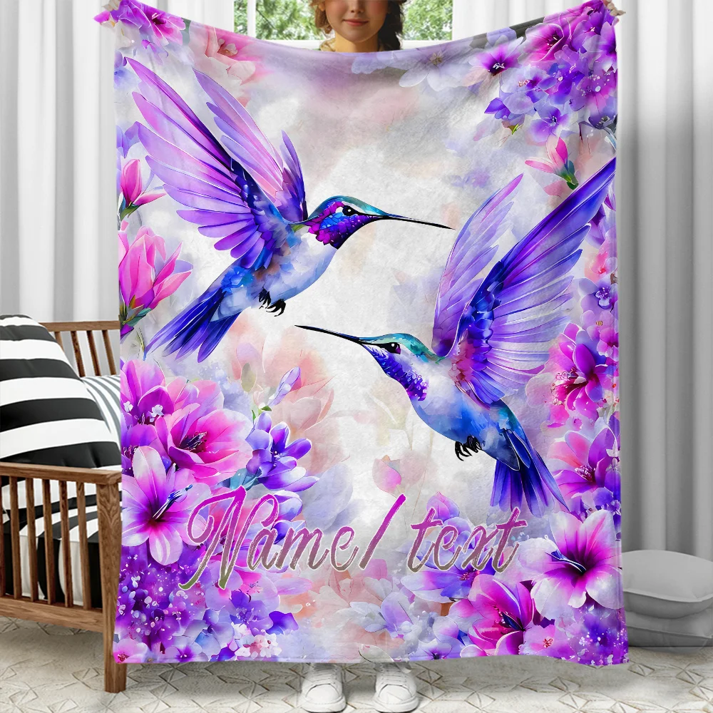 Personalisierte lila Kolibri-Flanelldecke – weicher, leichter Überwurf mit lebendigem Blumenmuster für Sofa, Bett, Reisen und