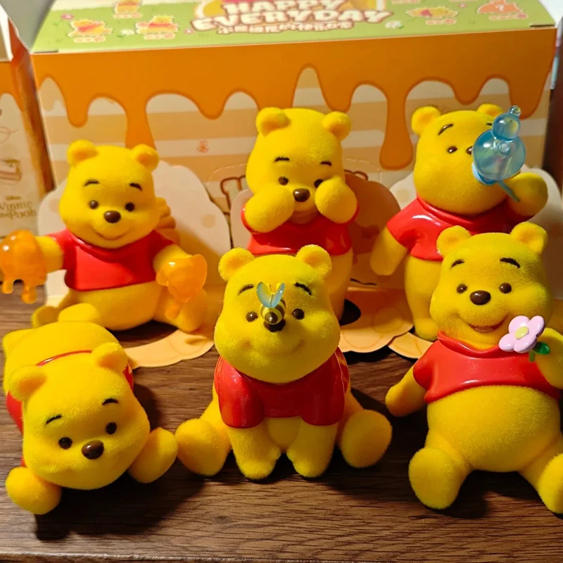 本物のトプトイ くまのプーさん ハッピー エブリデイ シリーズ ブラインドボックス トレンディ プレイ フロッキングモデル ドール デコレーション コレクション ギフト