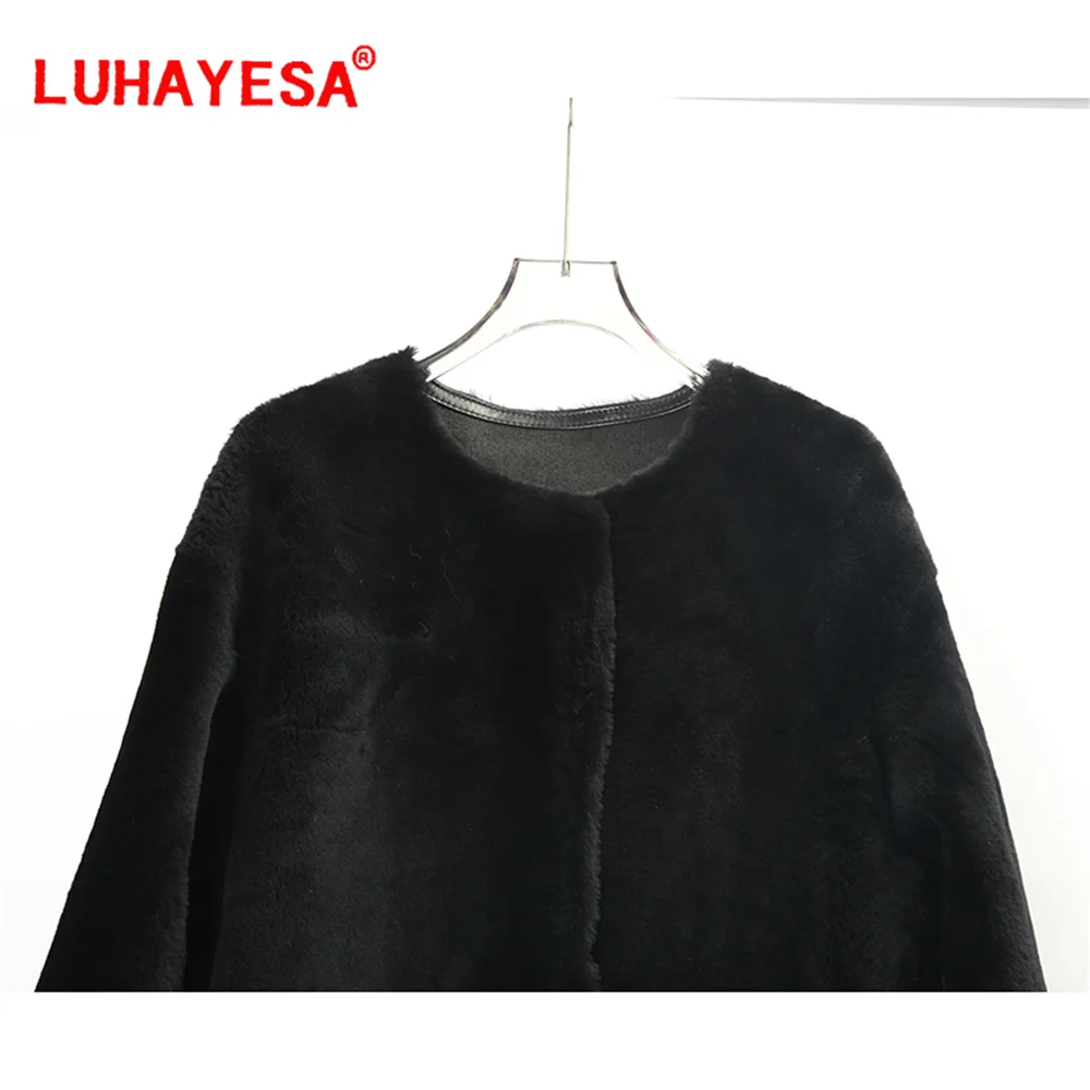 2024 Australia Merino Sheepskin Shearling Fur Coat Luhayesa Black Color Winter Warm Double Sides Wearing Lamb Fur Jacket