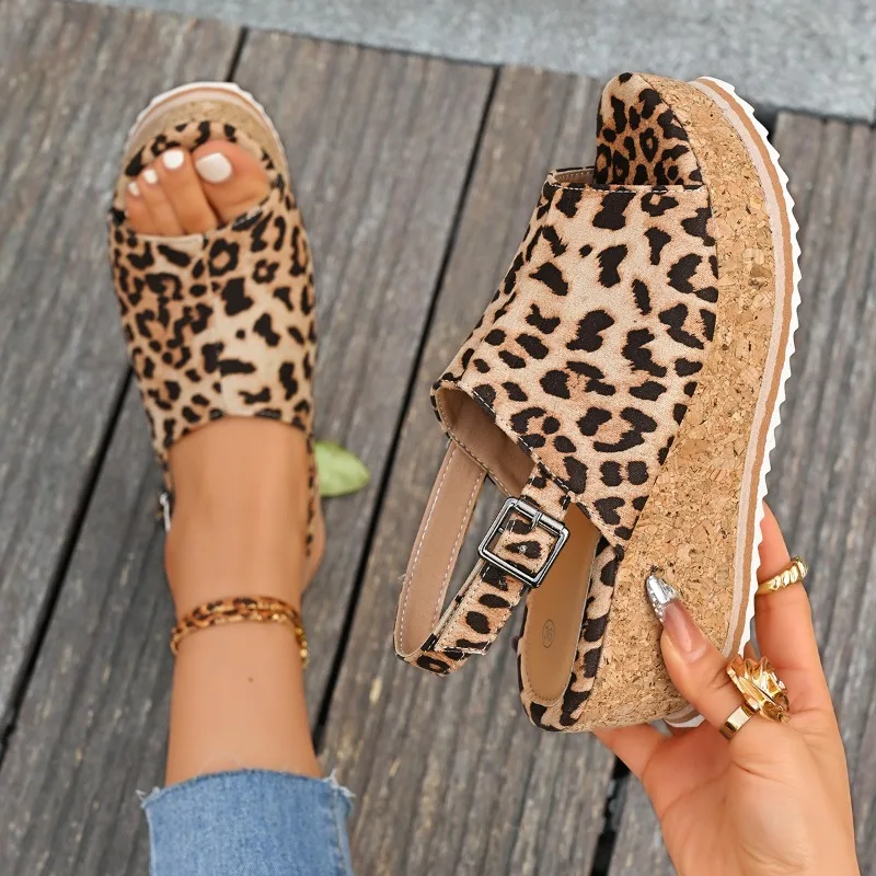 Sepatu Wanita 2025 Sandal Wanita Ujung Terbuka Baru Sandal Kasual Sepatu Wedges Macan Tutul Fashion Musim Panas Wanita Sandal Platform Wanita