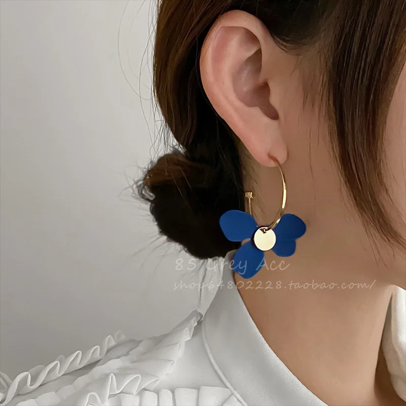 Simple Asymmetric Contrast Color Flower Stud Earrings For Women Trendy Unique Design Temperament Earrings Fashion Jewelry