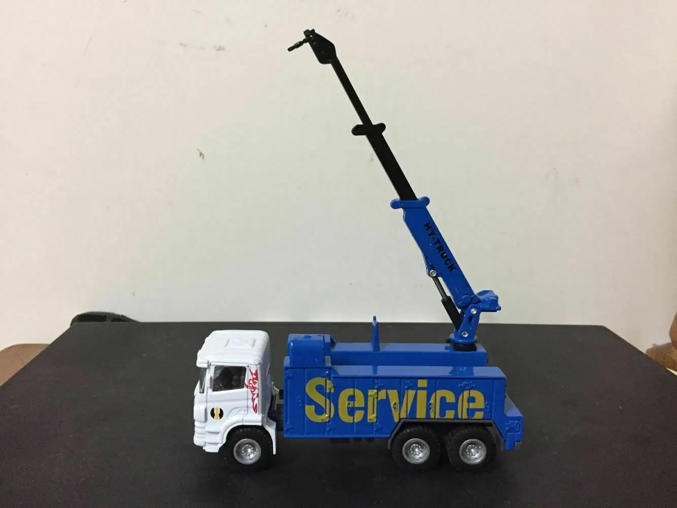 1/60 Scale DieCast Model HY Truck White - Service Truck Engineering vehicles