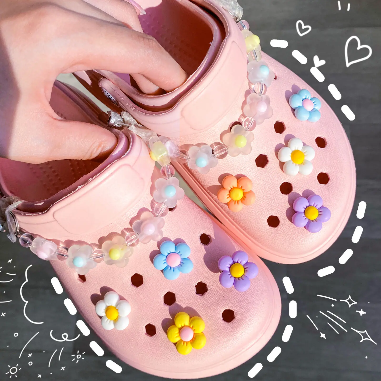 DIY Cartoon Cute Daisy Flower Shoe Charms Bling Perfume Crystal Chain Shoe Decoration White Pearl Diamond Clog Charms Kids Gifts