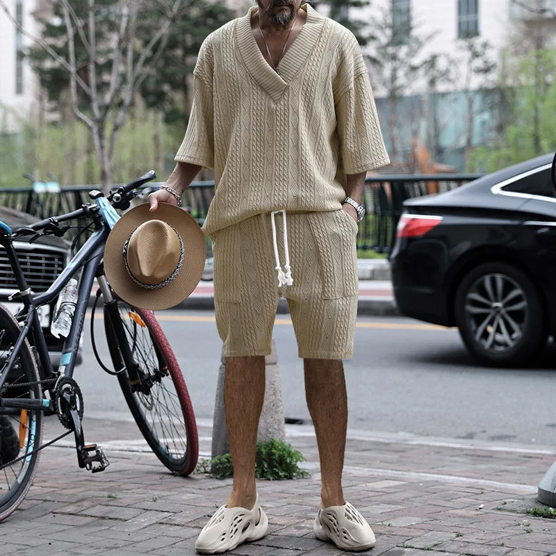 

Summer Men's 2-piece Loose V-neck Top Jacquard Elastic Waist Shorts Fashion Handsome High Street Resort Beach Pants Set
