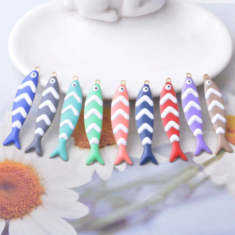6 Stück Fisch-Ohrringe Anhänger aus Kupfer, beidseitig emailliert, niedliche Meereslebewesen-Fisch-Charms, DIY-Schmuckzubehör – Detail 1