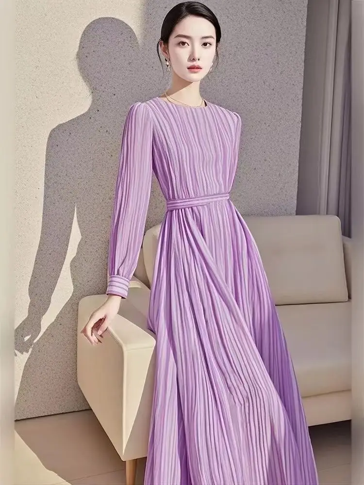 Lila gestreiftes Satinkleid für Damen, Herbst, neuer französischer Stil, elegant, langärmelig, lässig, Urlaub, schlichtes A-Linien-Plisseekleid