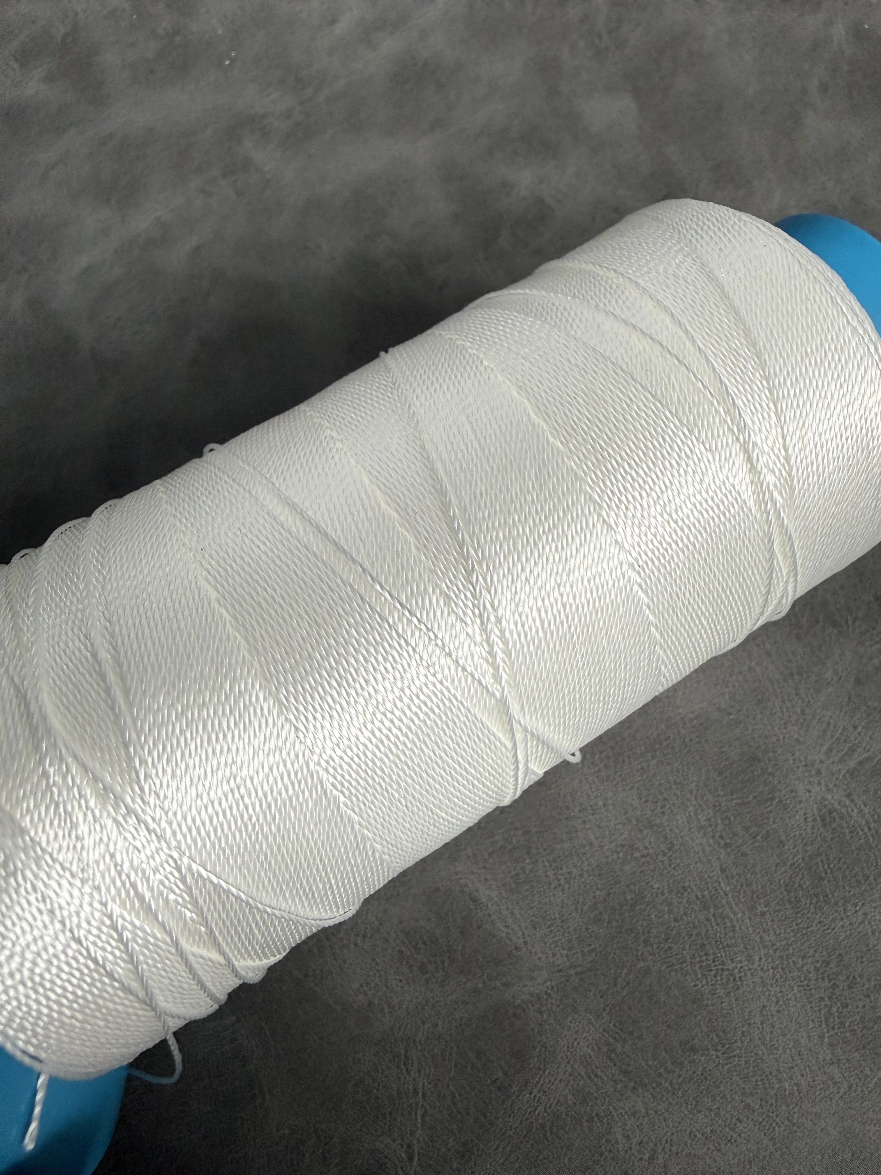 Sanbest Polyester Bonded Sewing Thread 150D/3 210D/3 300D/3 420D/3 630D/3 840D/3 High Durable for Jeans Leather High Tenacity