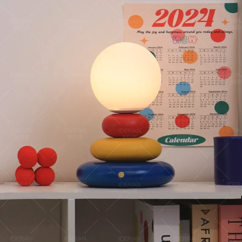 Memphis dopamine retro small desk lamp desk children's room high-end bedroom bedside creative art atmosphere night light