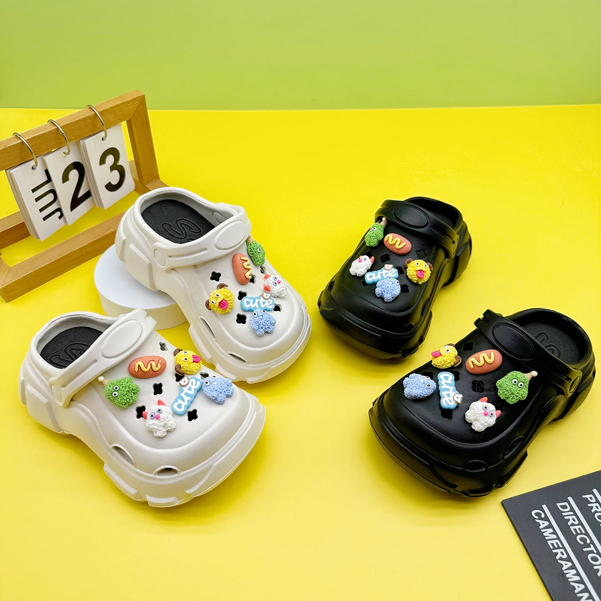 New Stylish Versatile Cartoon Cute Little Monster Clogs with Soft Soles, Non-Slip Closed-Toe Sandals for Boys and Girls, Model 606