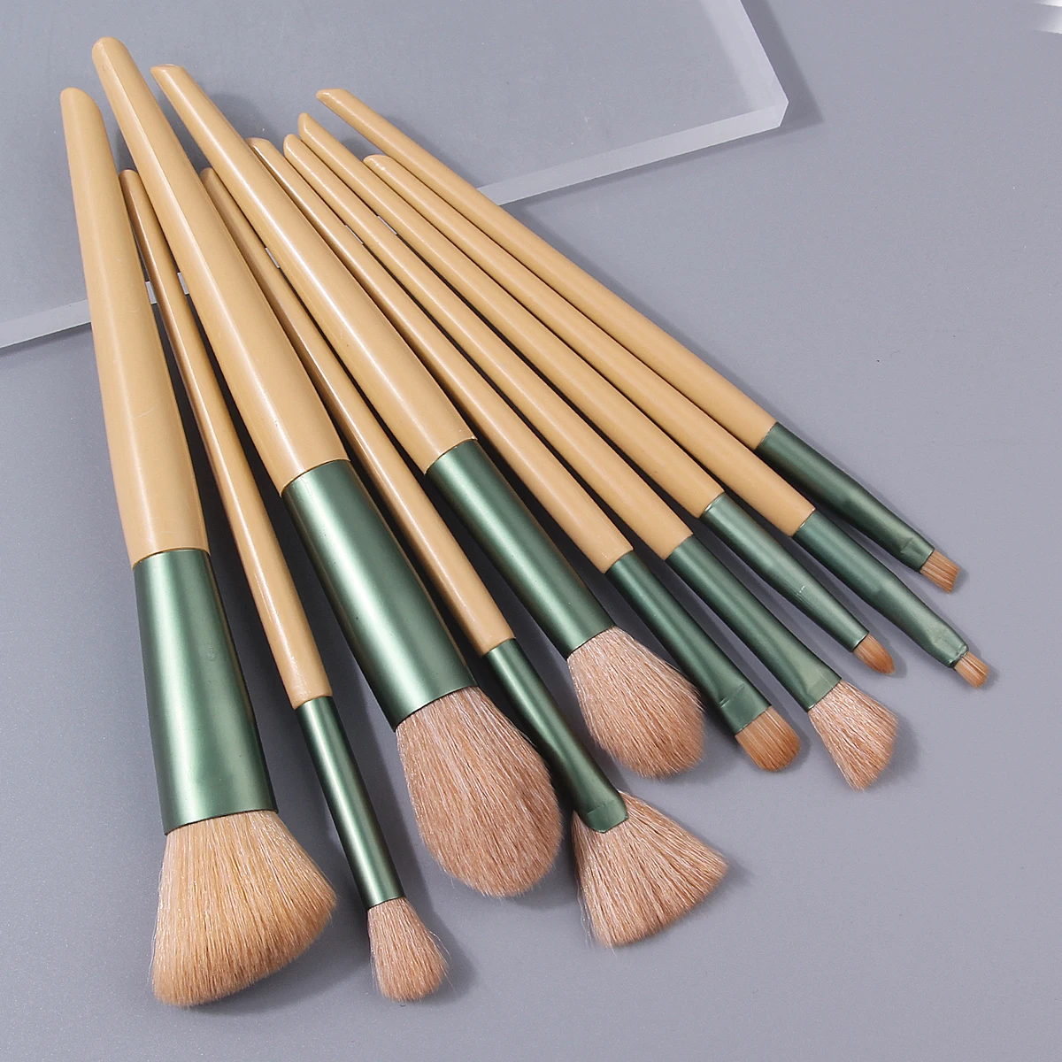 11-częściowy profesjonalny zestaw pędzli do makijażu: miękki pędzel do różu, pędzel w kształcie wachlarza, pędzel do cieni do powiek + przenośny pojemnik do przechowywania