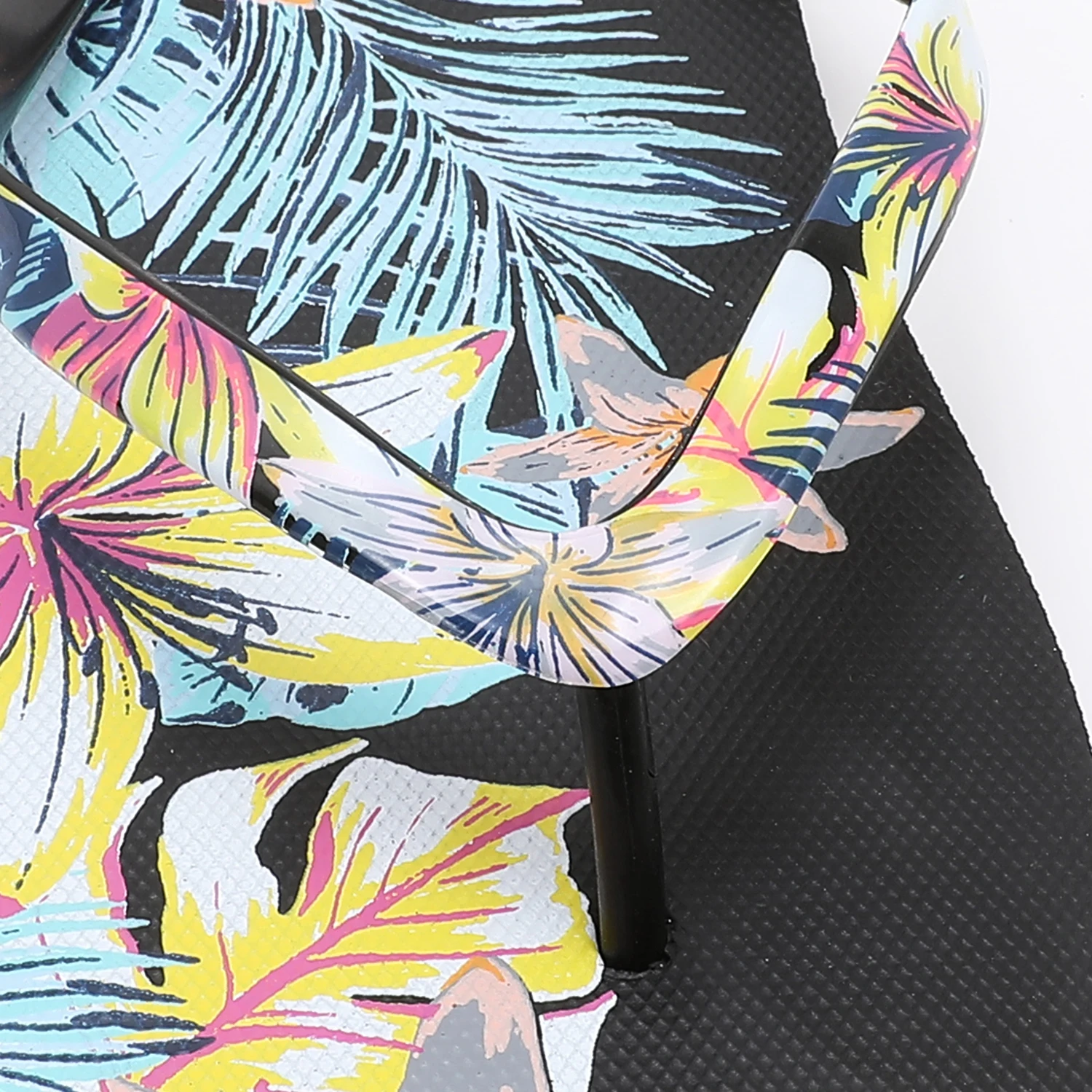 Women's Flip Flops Lightweight and Soft Footbed, Thin Strap Beach Sandal