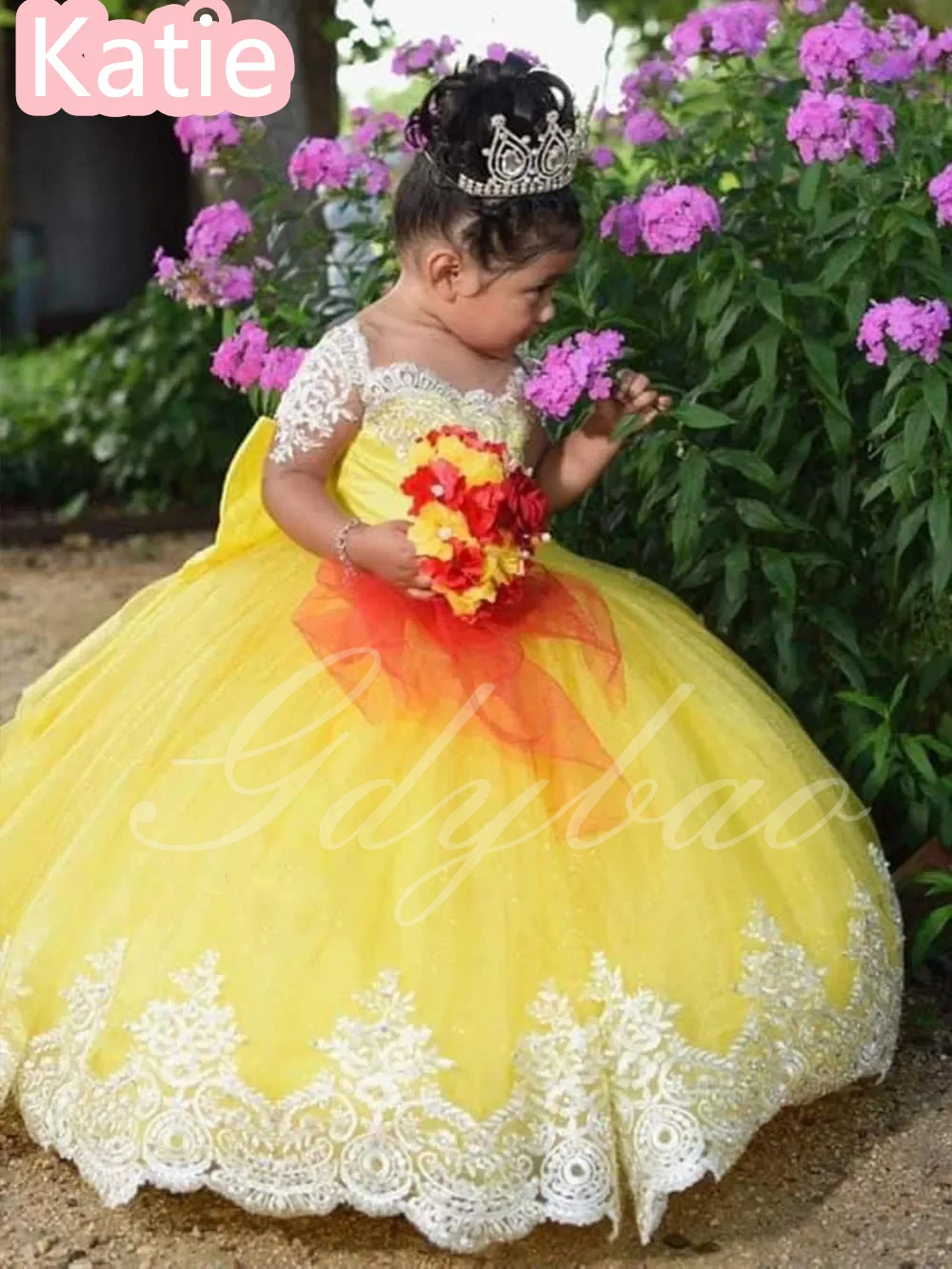 Biała tiulowa sukienka dla dziewczynki z aplikacjami, idealna na wesele, z kokardą, księżniczka, na przyjęcie eucharystyczne, urodziny dziecka, możliwość personalizacji.