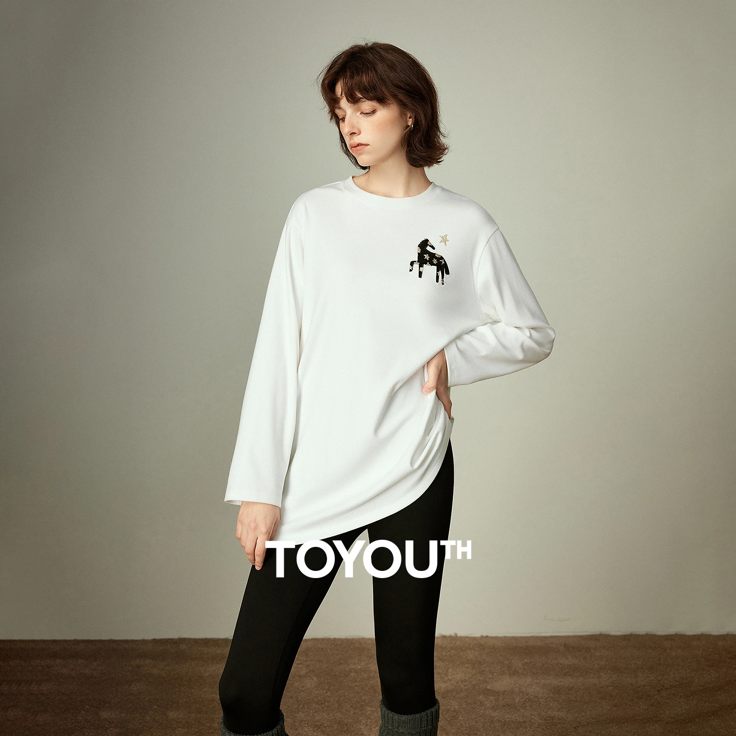 

TOYOUTH Women's Far-infrared Heating Warm T-shirt 2025 Winter New Mongolian Horse Embroidery Loose Base Layer Top